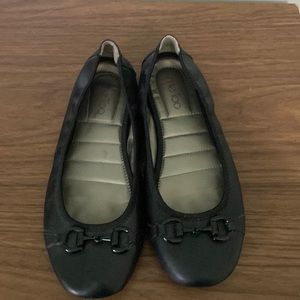 Me Too Black Flats Size 8.5